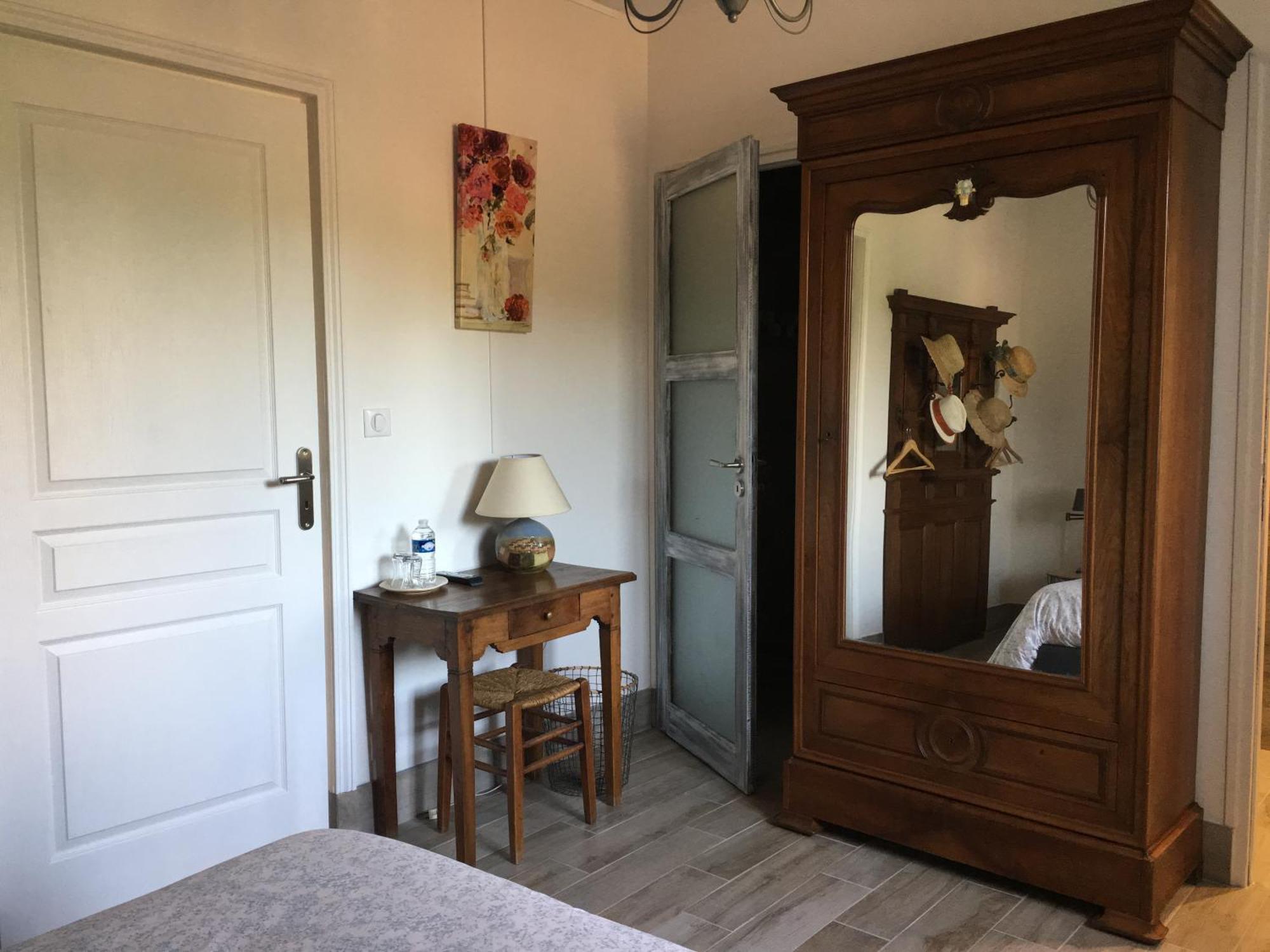 Hotel Logis De La Roche - Niort - Chauray Habitación foto